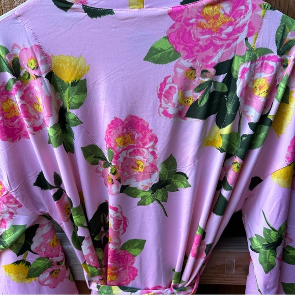Betsey Johnson Pink Floral Wrap Robe - Picture 11 of 12